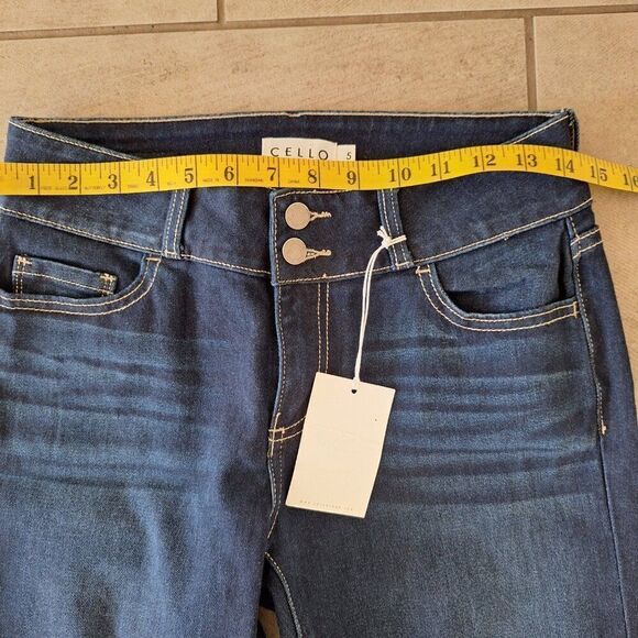 Cello Blue Wide Leg Flare jeans size 5 (27- M) - Picture 6 of 8